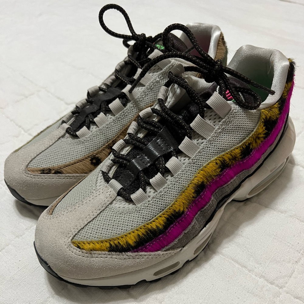 Nike Women's Sneakers - Gray, Pink, Yellow